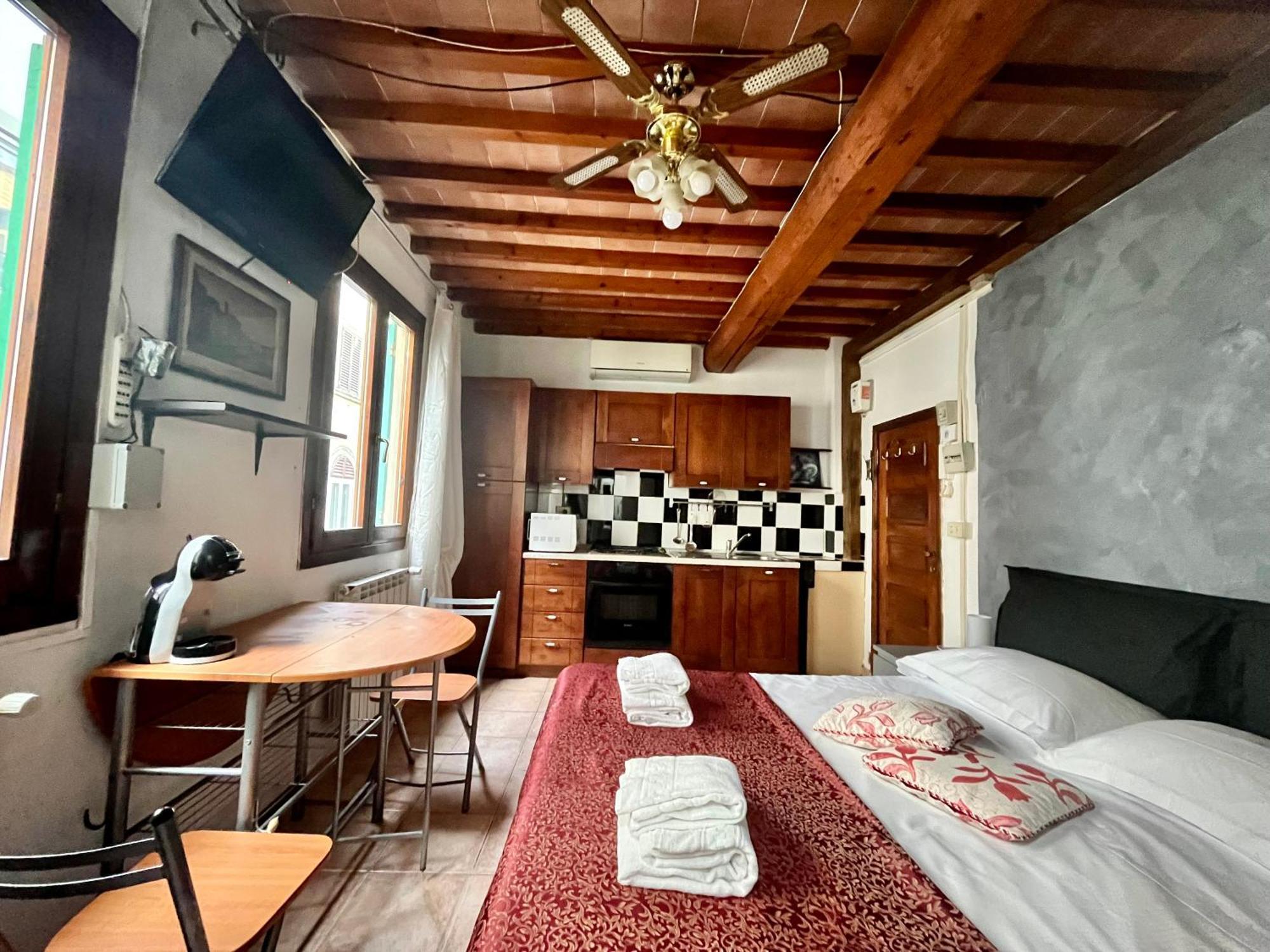 Mini Studio Very Central Close To The Train Station Florence Exterior photo